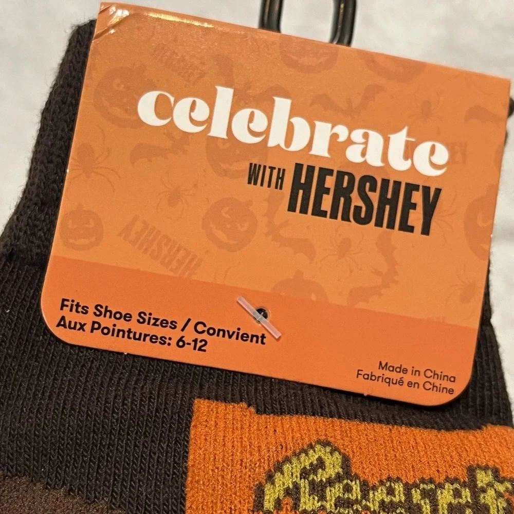 HERSHEY'S Halloween Novelty Crew Socks Sz 6-12 Brown York Reese's Hershey Candy